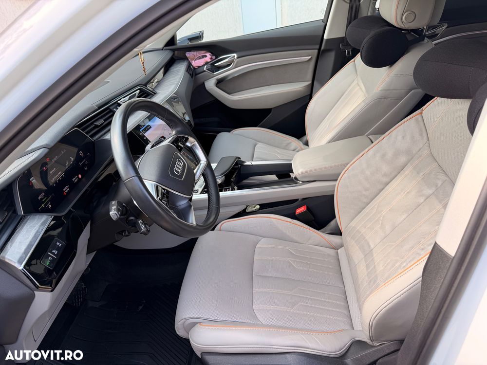 Audi Q8 55 quattro Advanced - 24