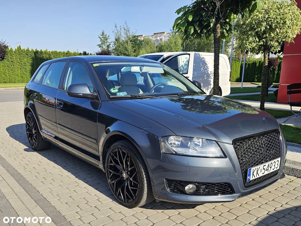 Audi A3 Sportback - 1