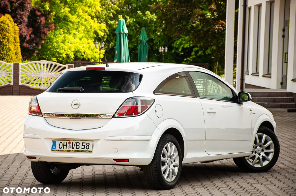 Opel Astra GTC 1.6 - 21