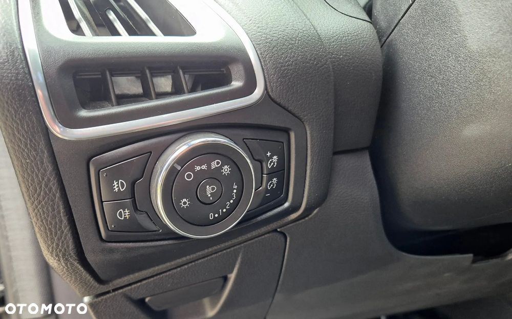 Ford Focus 1.0 EcoBoost Start-Stopp-System Champions Edition - 24