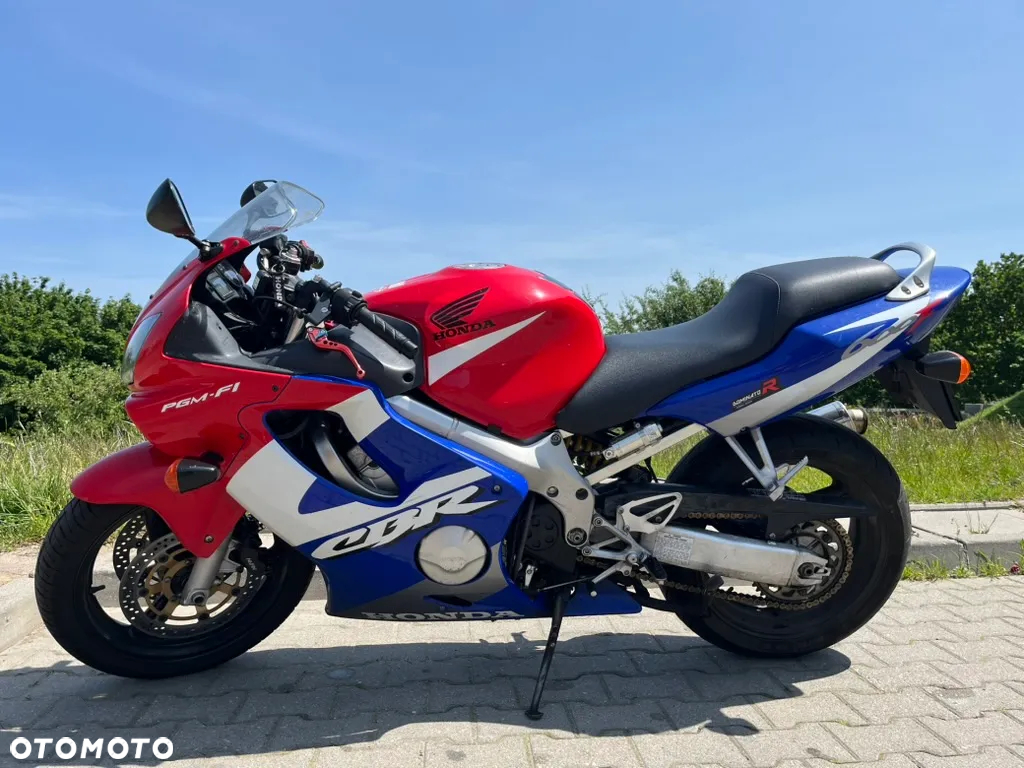 Honda CBR - 3