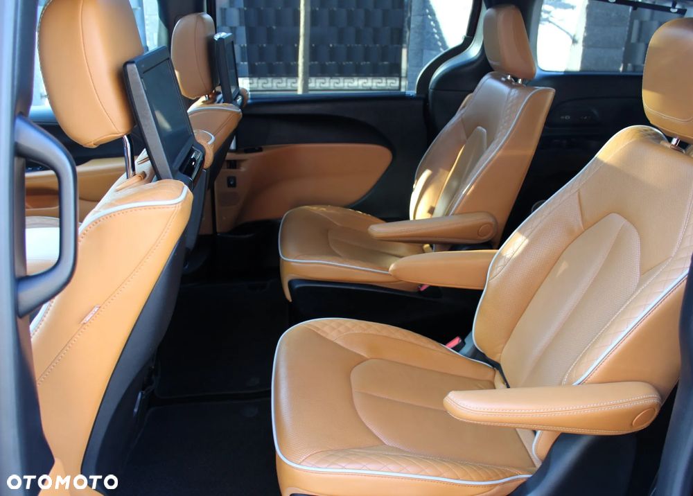 Chrysler Pacifica - 13