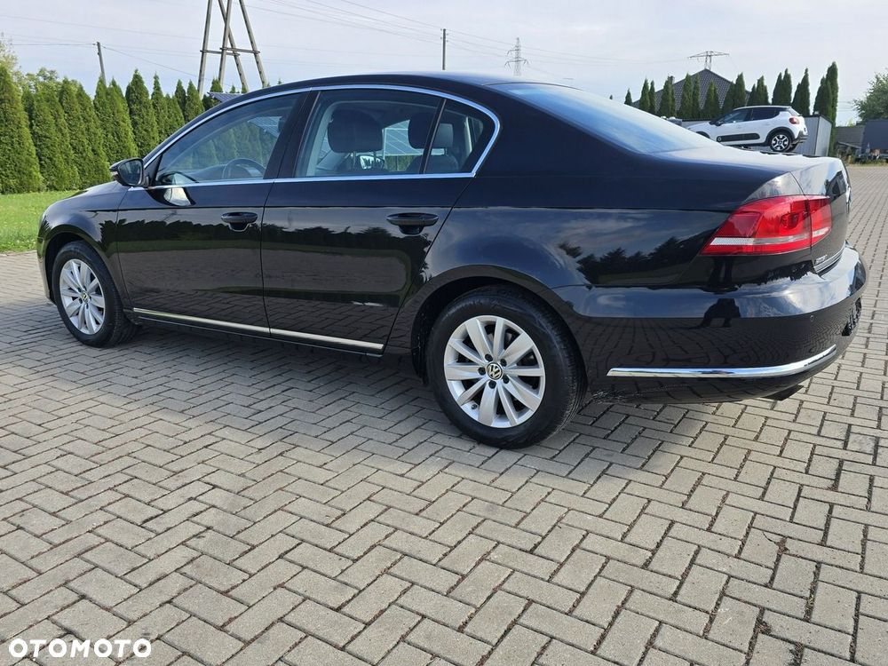 Volkswagen Passat - 13