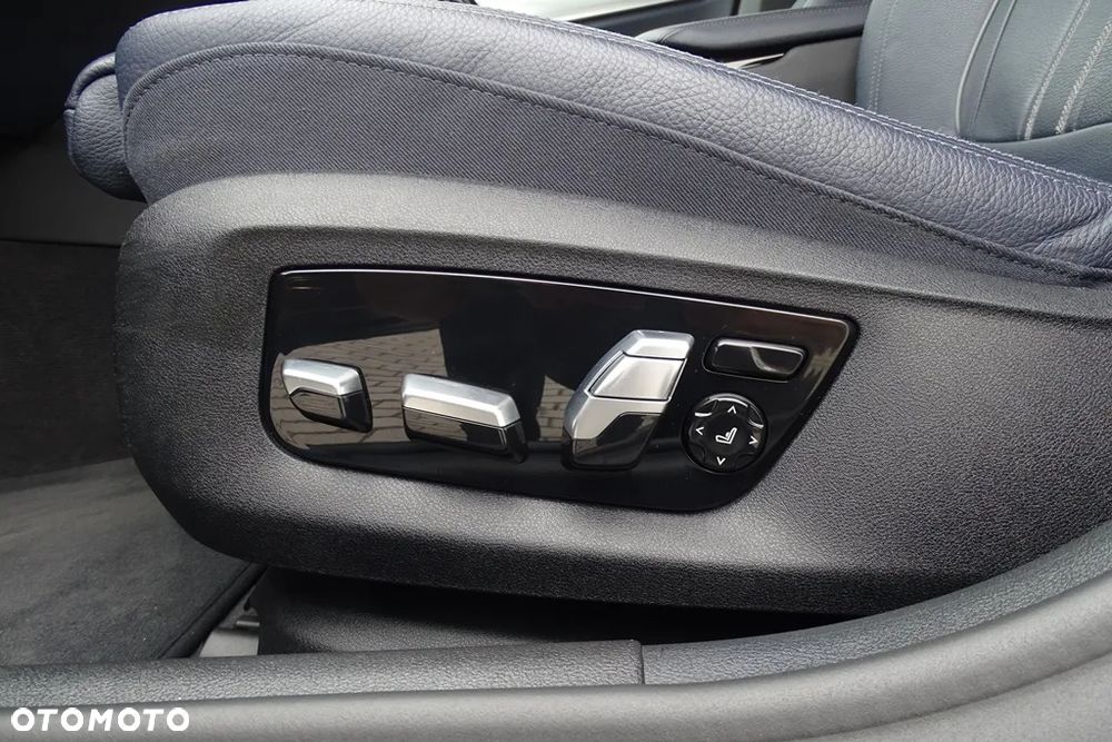 BMW Seria 5 520d xDrive MHEV Sport Line sport - 19