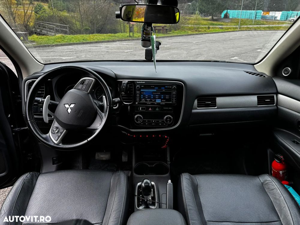 Mitsubishi Outlander 2.2L DI-D 6AT 4WD Intense A03 - 10