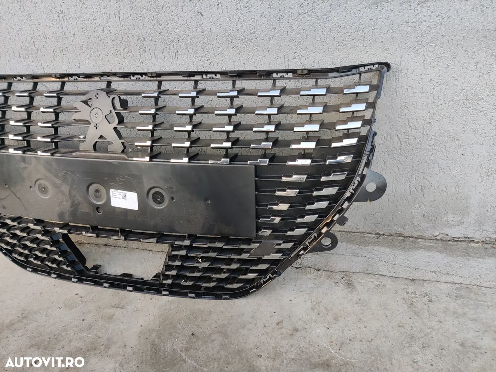 Grila bara fata Peugeot 208 II 2019-2023 defect 9823210080 / 9828636480 - 3