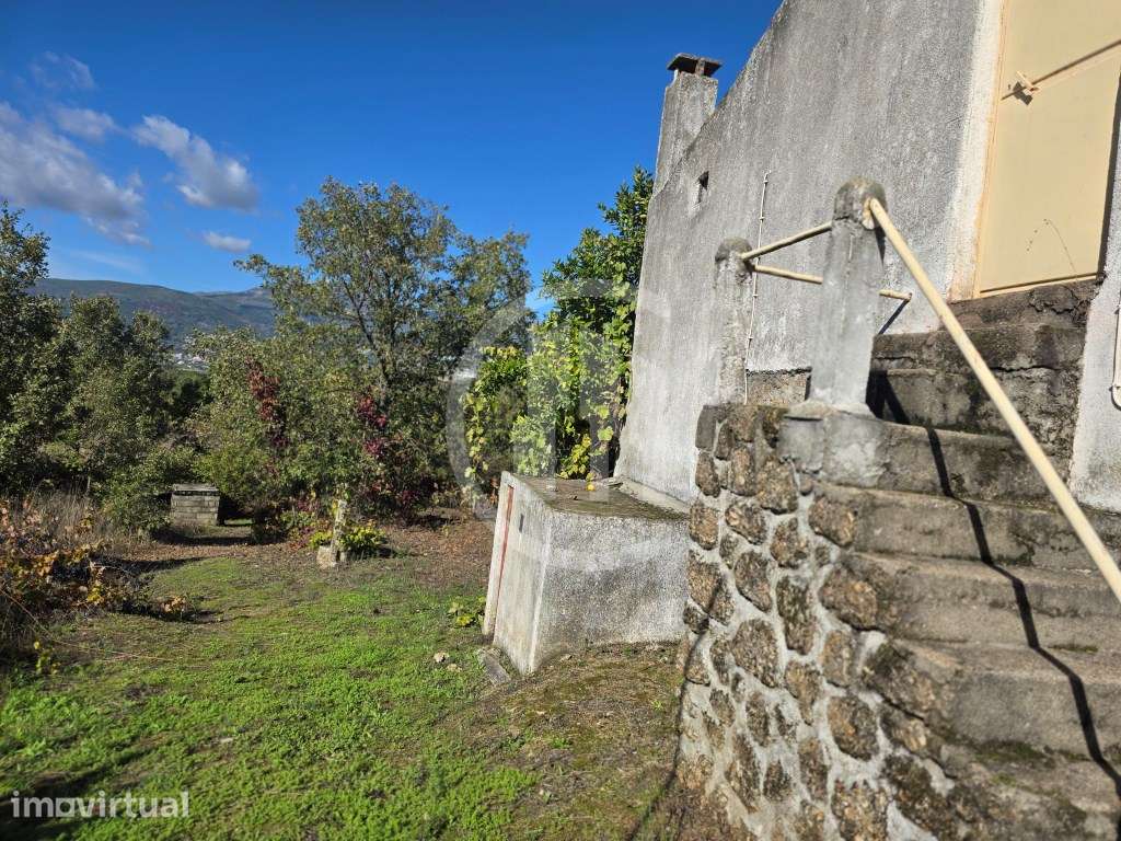 Casa para recuperação no Ferro, Covilhã - Grande imagem: 4/11