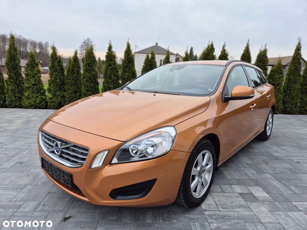 Volvo V60 DRIVe Momentum - 16