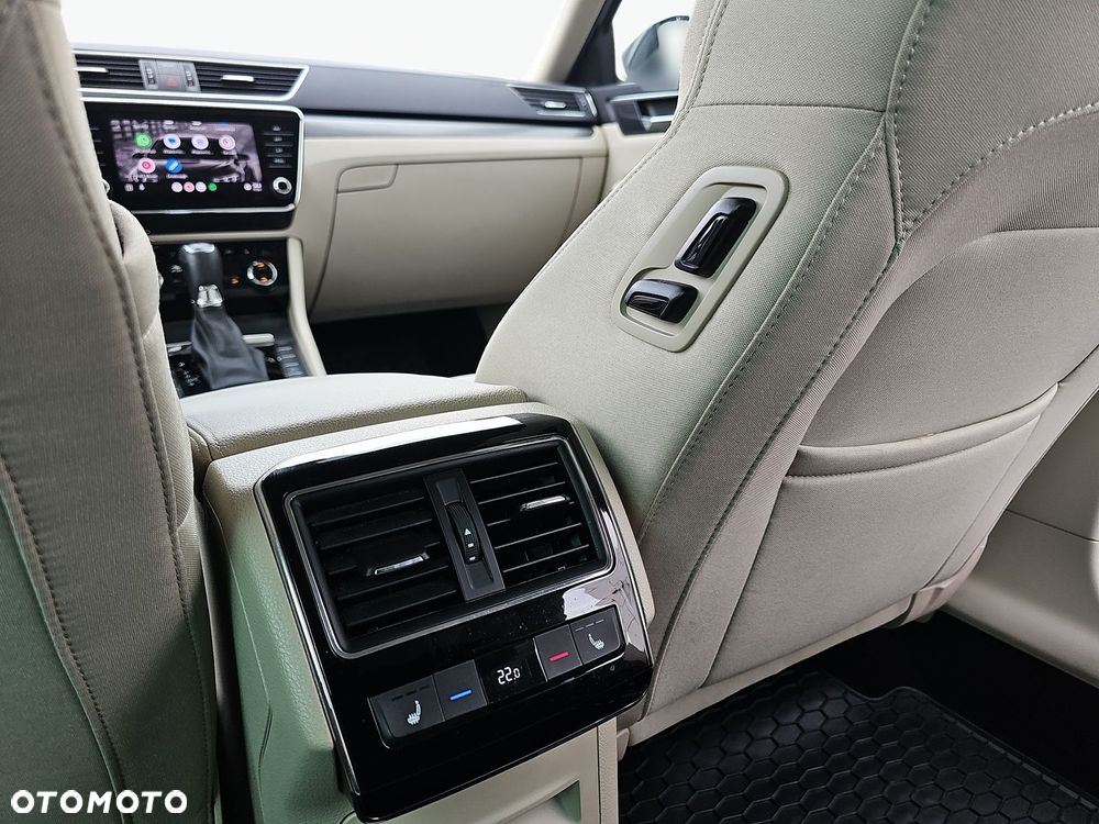 Skoda Superb 2.0 TDI SCR Style DSG - 20