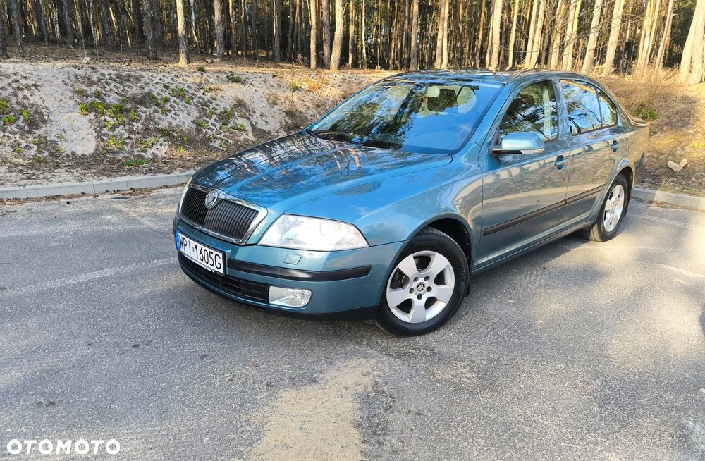 Skoda Octavia 1.6 Combi Ambiente - 2