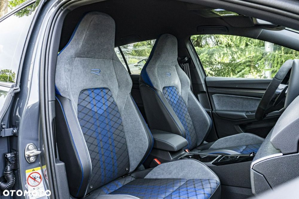 Volkswagen Golf - 24