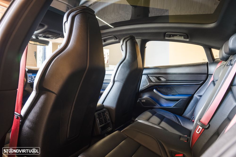 Porsche Taycan 4 - 7