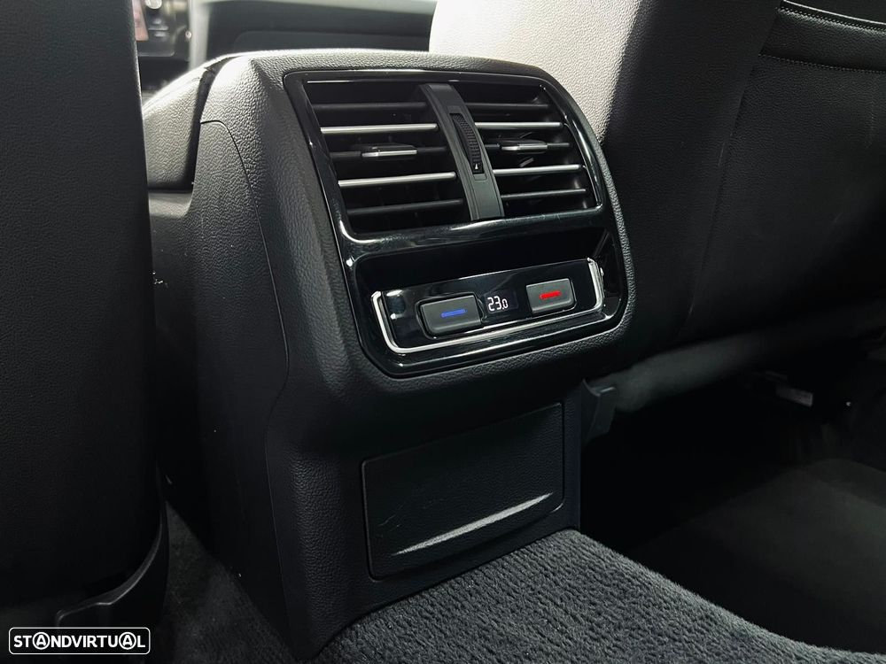 VW Passat 2.0 TDI Highline DSG - 35