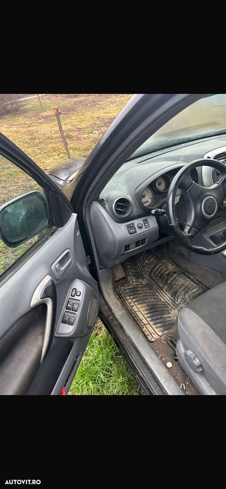 Dezmembrez toyota rav 4 model 203 - 4