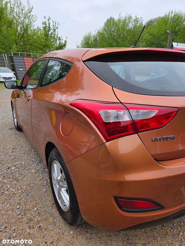 Hyundai i30 1.4 Classic + - 11