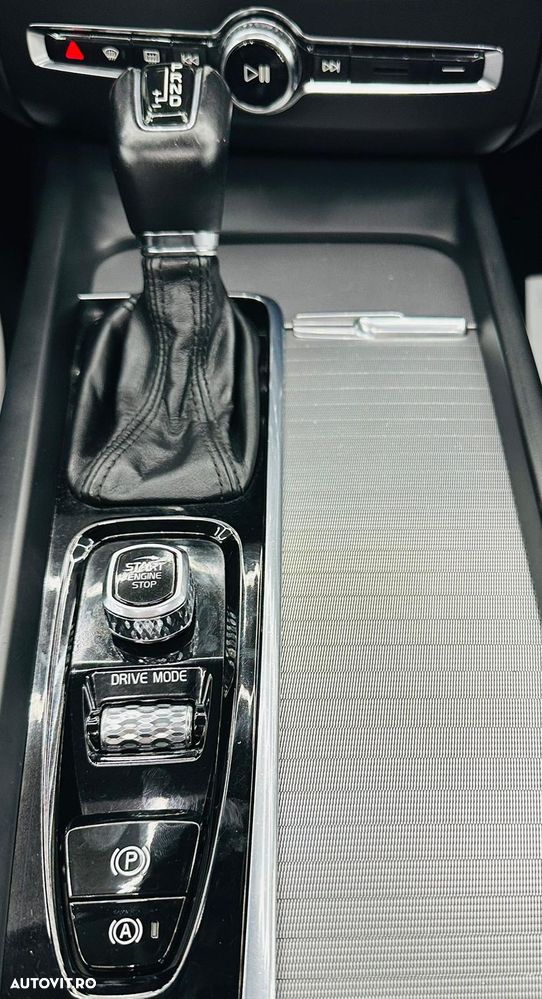 Volvo XC 60 D5 AWD Geartronic Inscription - 26