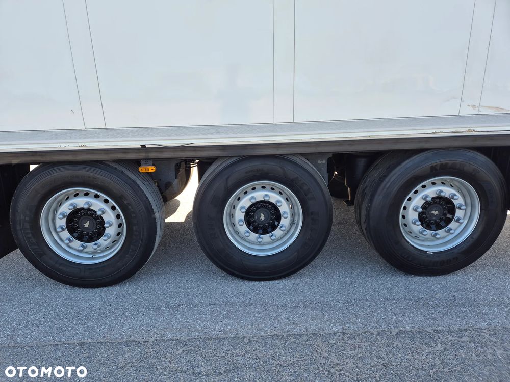 Schmitz Cargobull CARRIER MAXIMA 1300 / WINDA / DOPPEL STOCK / ŚCIANA GRODZIOWA / KWIATÓWKA / BELKI / PODNOSZONA OŚ / z Niemiec / TOP STAN 2011/ CARRIER CHŁODNIA CHLODNIA LODÓWKA PODWÓJNY ZAŁADUNEK PIĘTROWA - 17