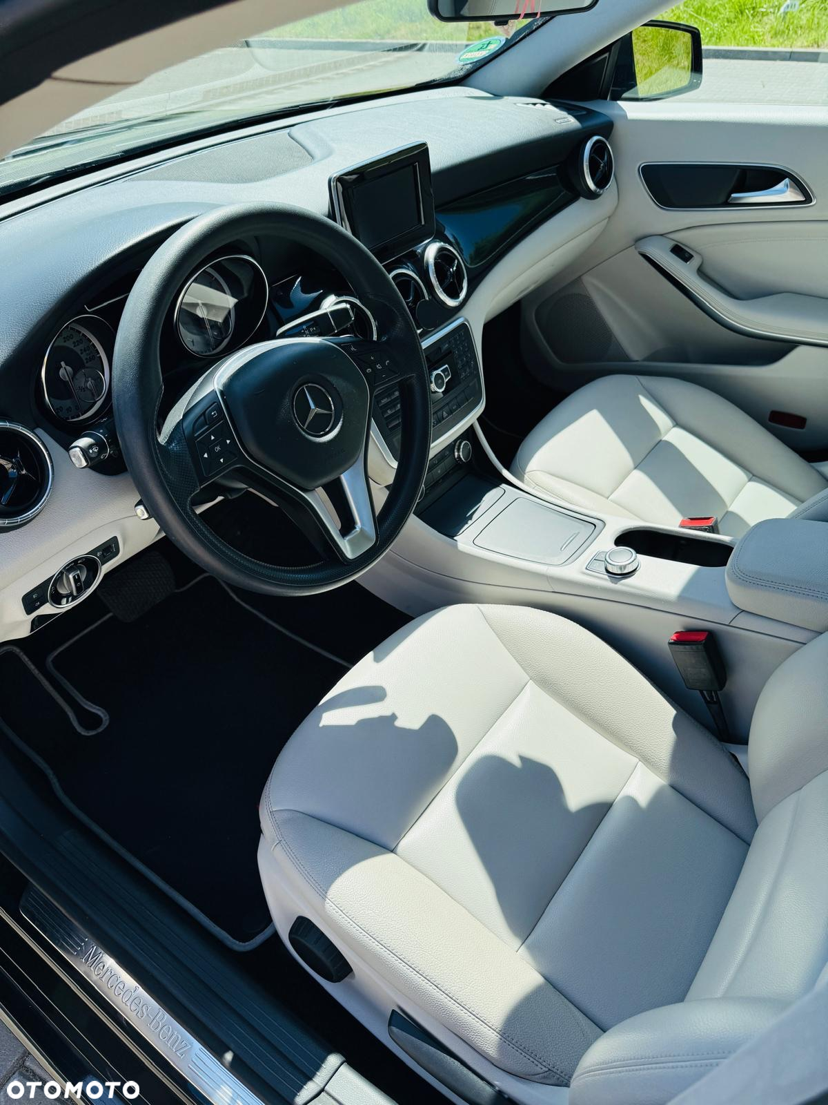 Mercedes-Benz CLA - 2