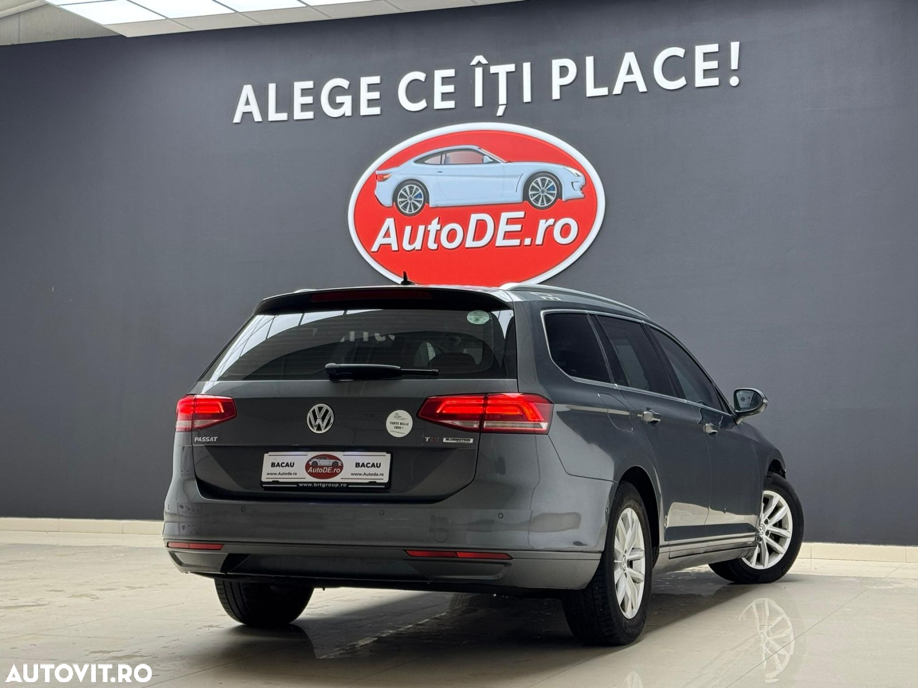 Volkswagen Passat - 4