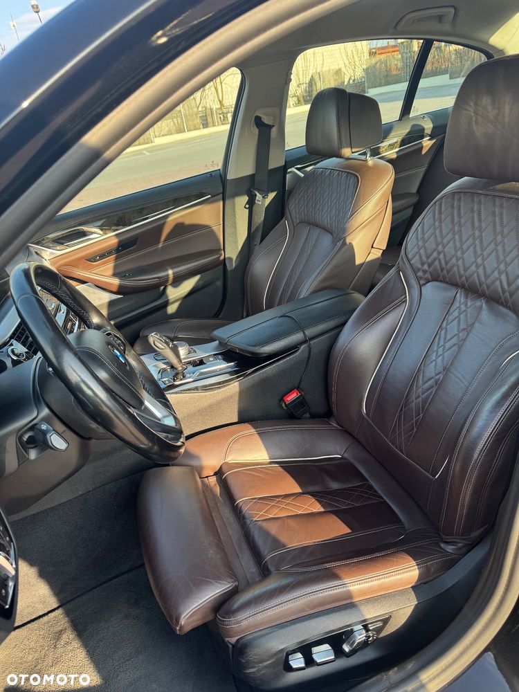 BMW Seria 5 520d xDrive - 9