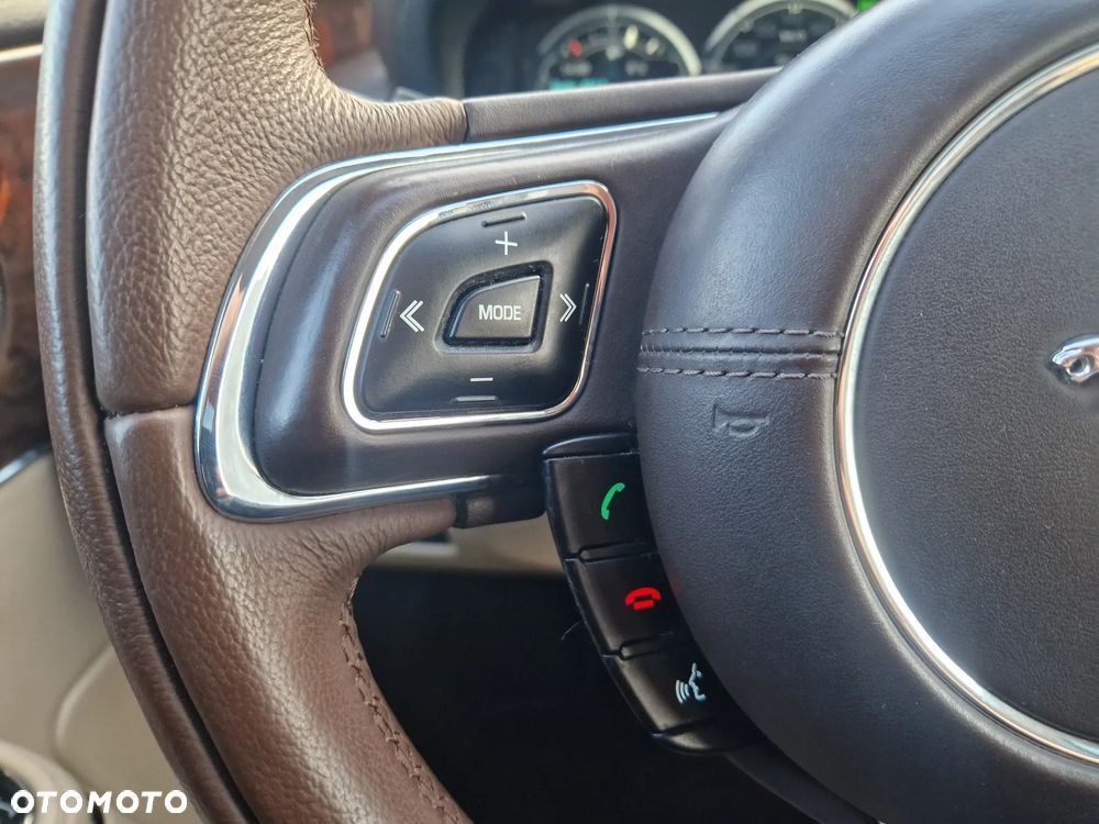 Jaguar XJ 3.0 V6 Kompressor Langversion Premium Luxury - 17