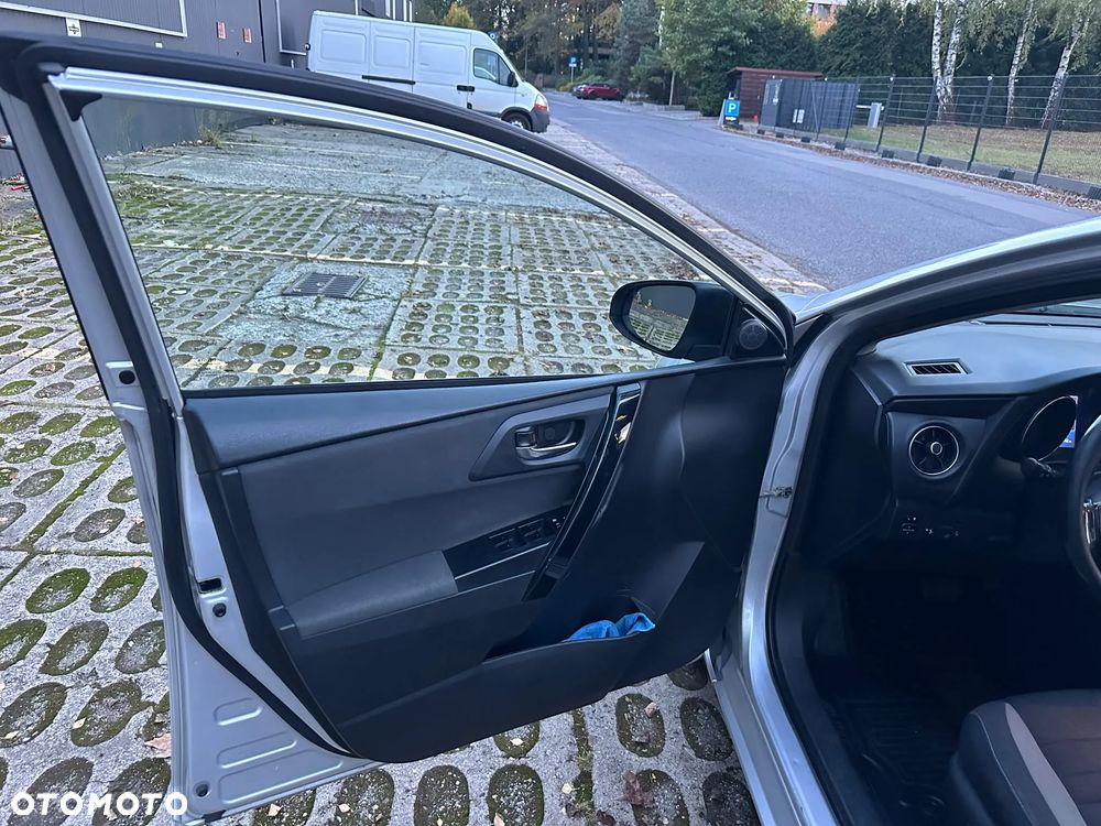 Toyota Auris 1.8 HSD Luna - 8