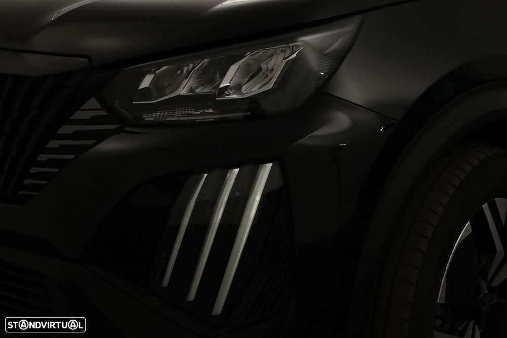 Peugeot 2008 1.2 PureTech Allure EAT8 - 5