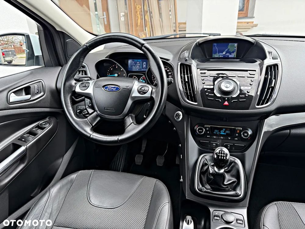 Ford Kuga 2.0 TDCi 2x4 Titanium - 26