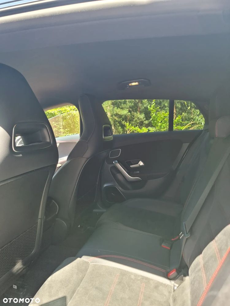 Mercedes-Benz CLA 220 d AMG Line 8G-DCT - 12