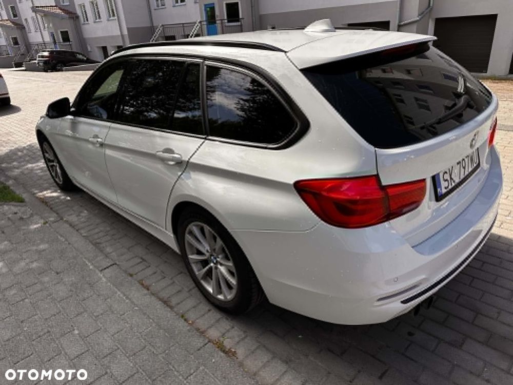 BMW Seria 3 320i Luxury Line sport - 3