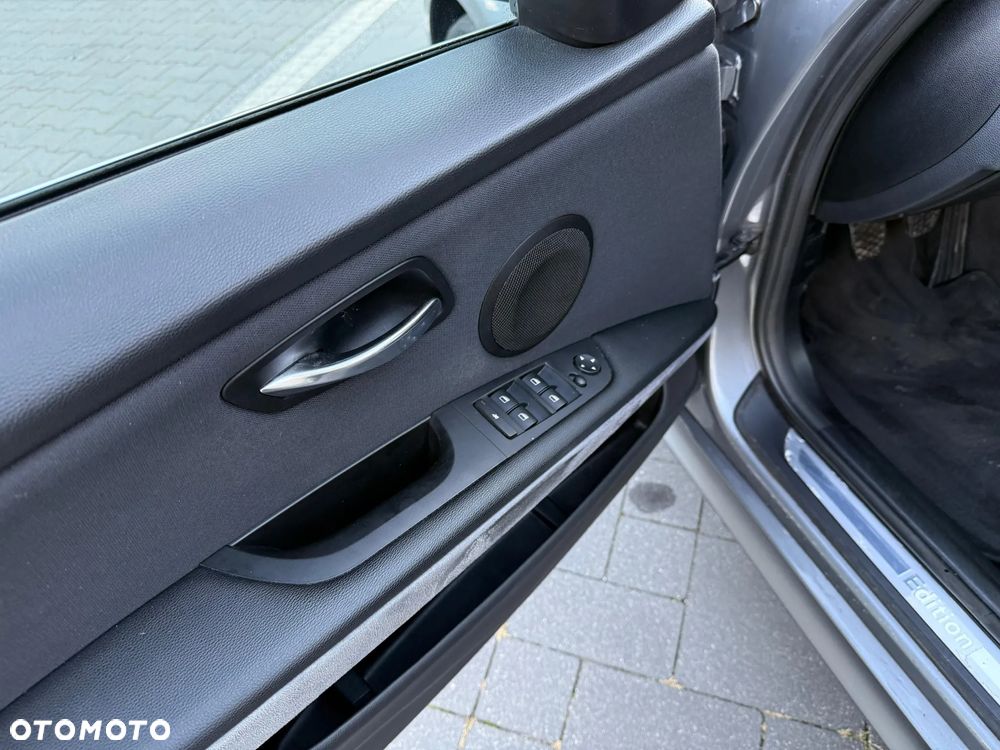 BMW Seria 3 320i - 21