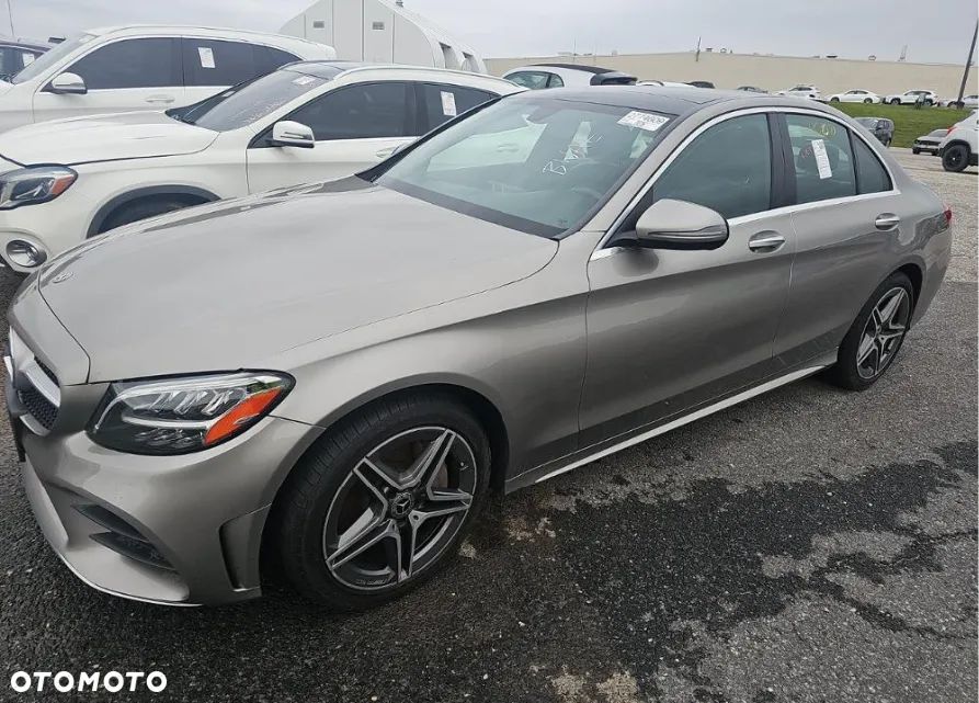 Mercedes-Benz Klasa C 300 4Matic 9G-TRONIC AMG Line - 1