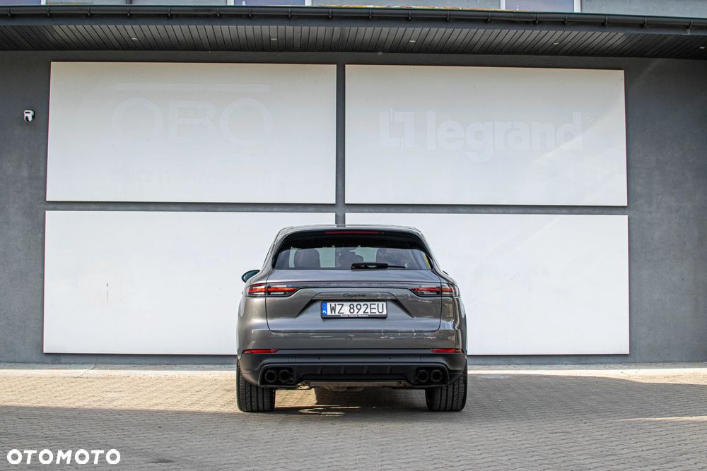 Porsche Cayenne Standard - 5