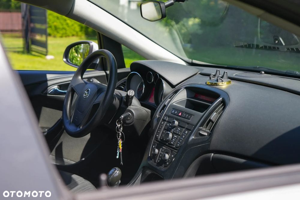 Opel Astra 1.6 Enjoy - 10