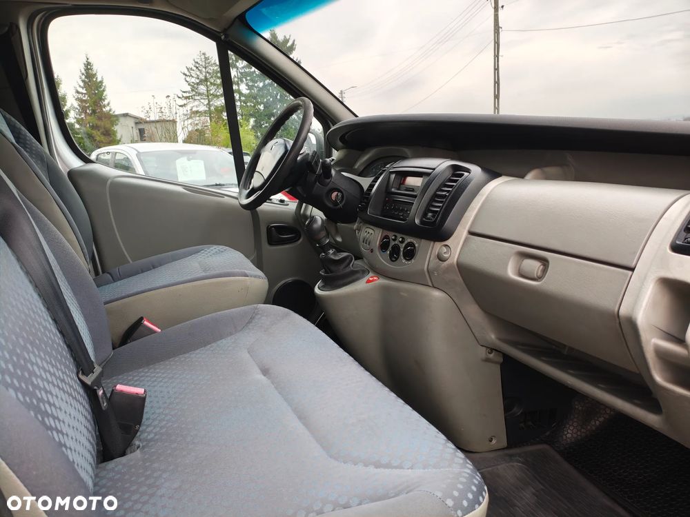 Renault Trafic - 25