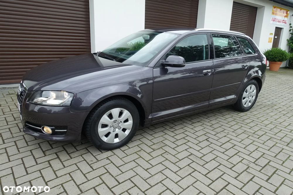 Audi A3 Sportback 1.6 TDI DPF Ambition - 4