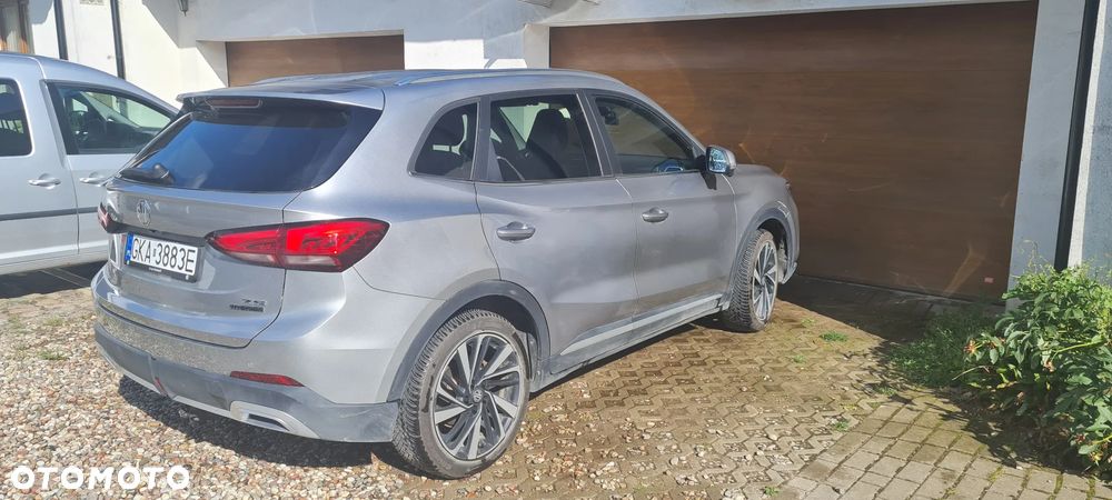 MG ZS - 6