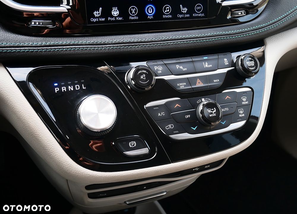 Chrysler Pacifica - 17