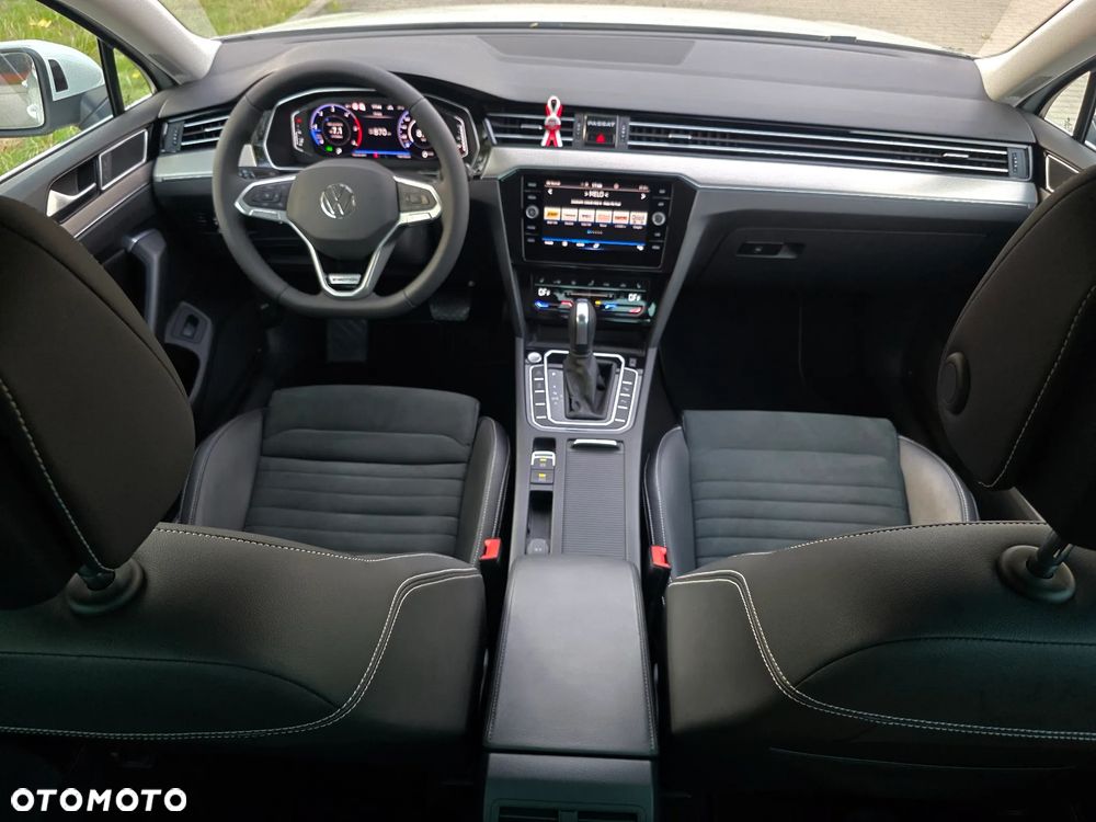 Volkswagen Passat 2.0 TDI 4Mot Elegance DSG - 23