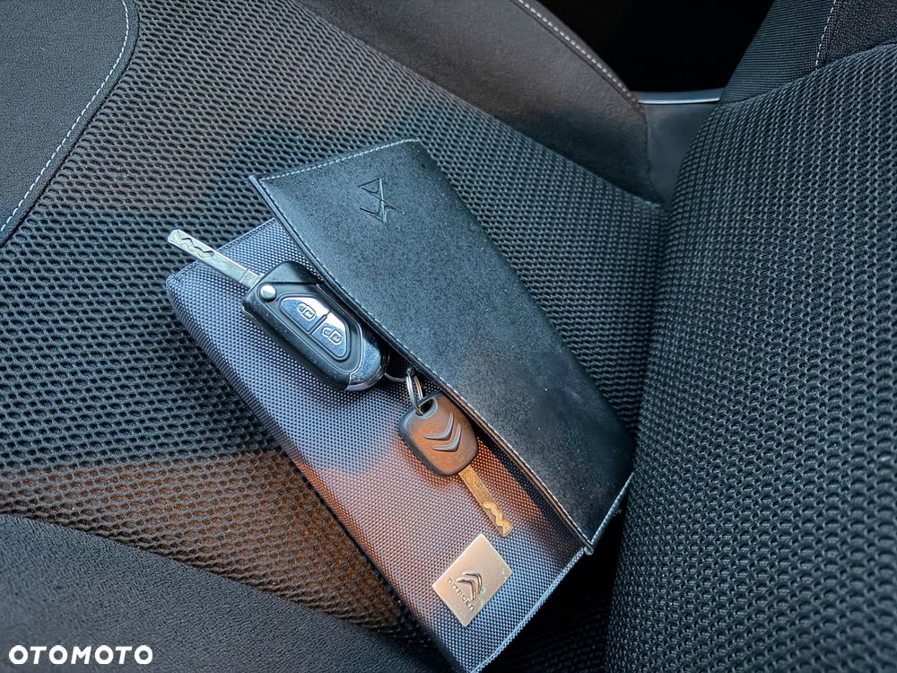 Citroën DS3 BlueHDi 100 SoChic - 22