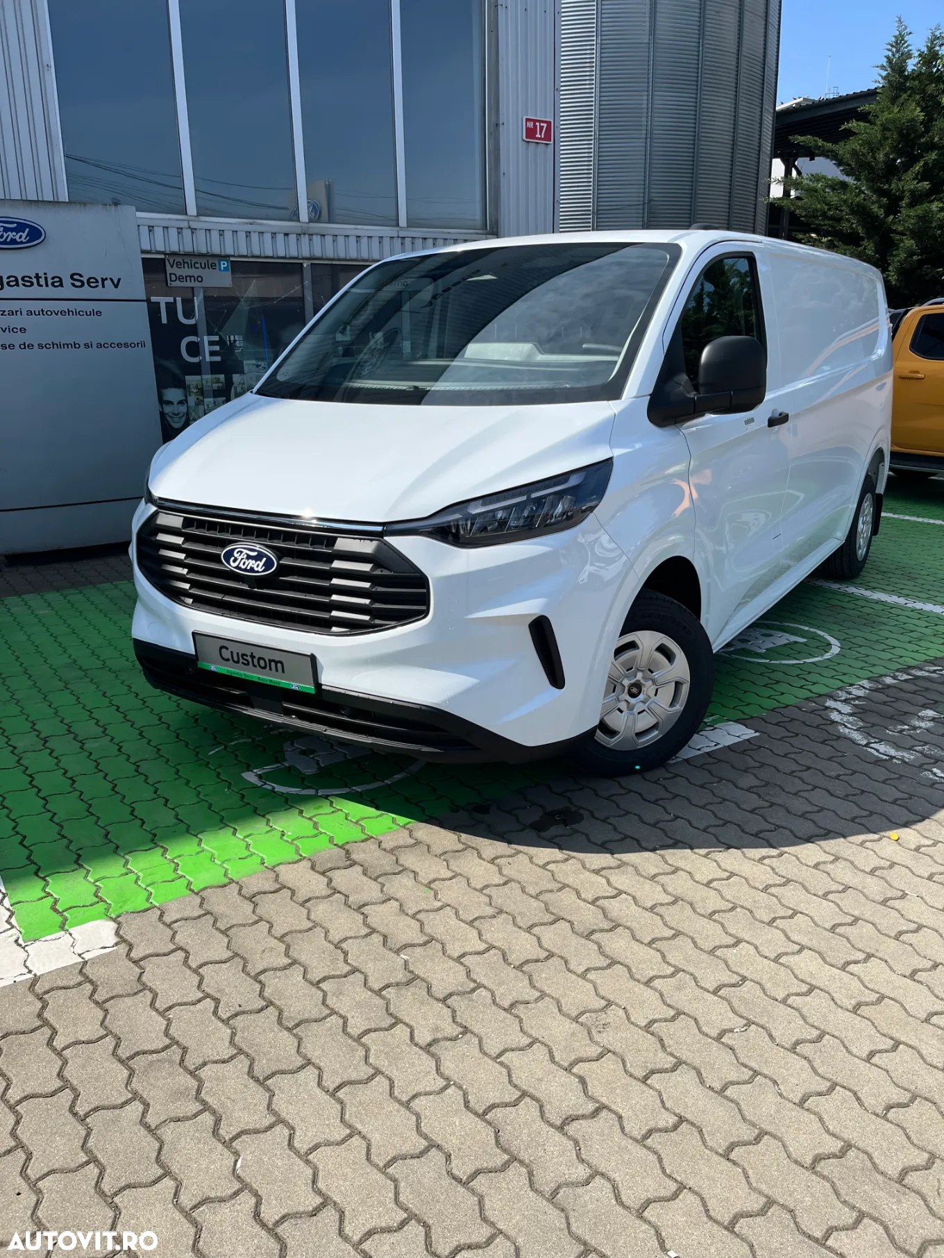 Ford TRANSIT CUSTOM VAN - 2