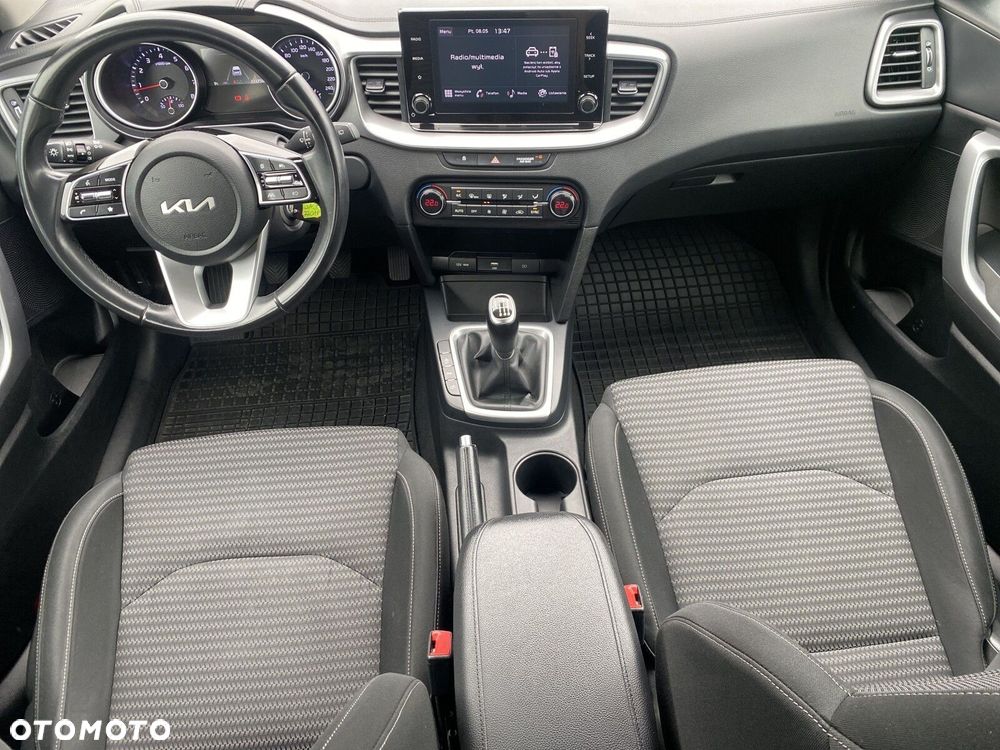 Kia Ceed - 12