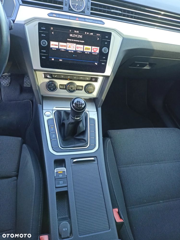 Volkswagen Passat Variant 2.0 TDI SCR (BlueMotion Technology) Highline - 22
