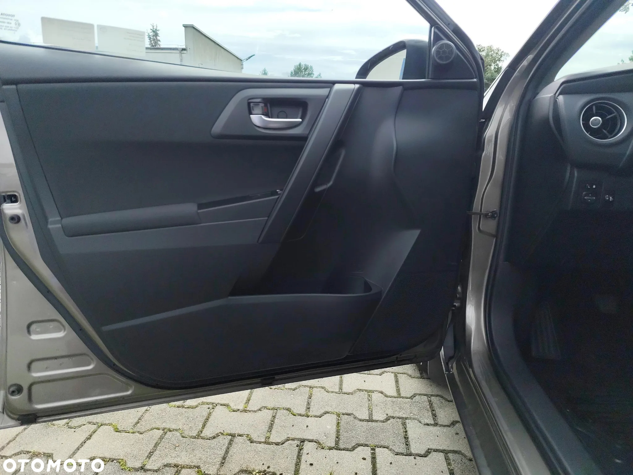 Toyota Auris 1.33 VVT-i Comfort - 10