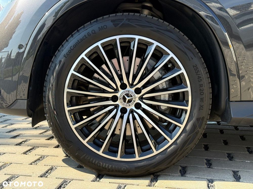 Mercedes-Benz GLC - 27