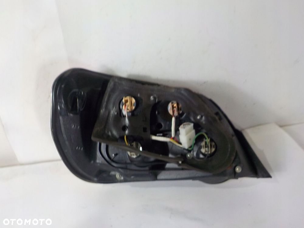 SUBARU IMPREZA II GD SEDAN LAMPA PRAWA TYŁ TYLNA UK - 5