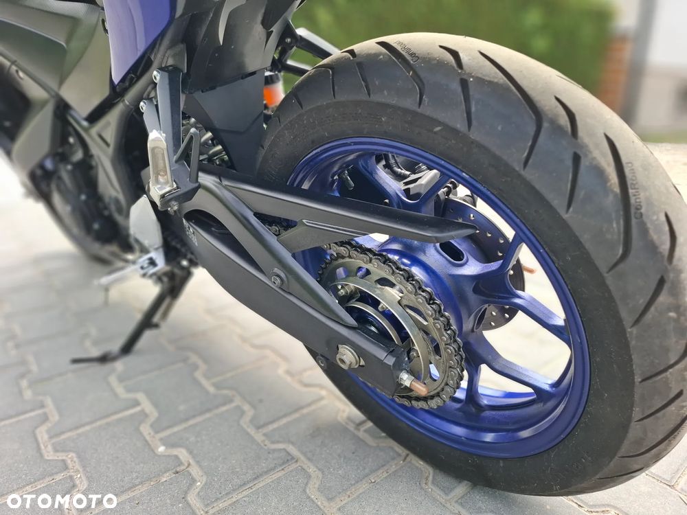 Yamaha YZF - 17