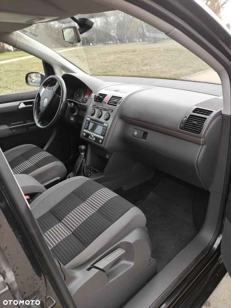 Volkswagen Touran - 5