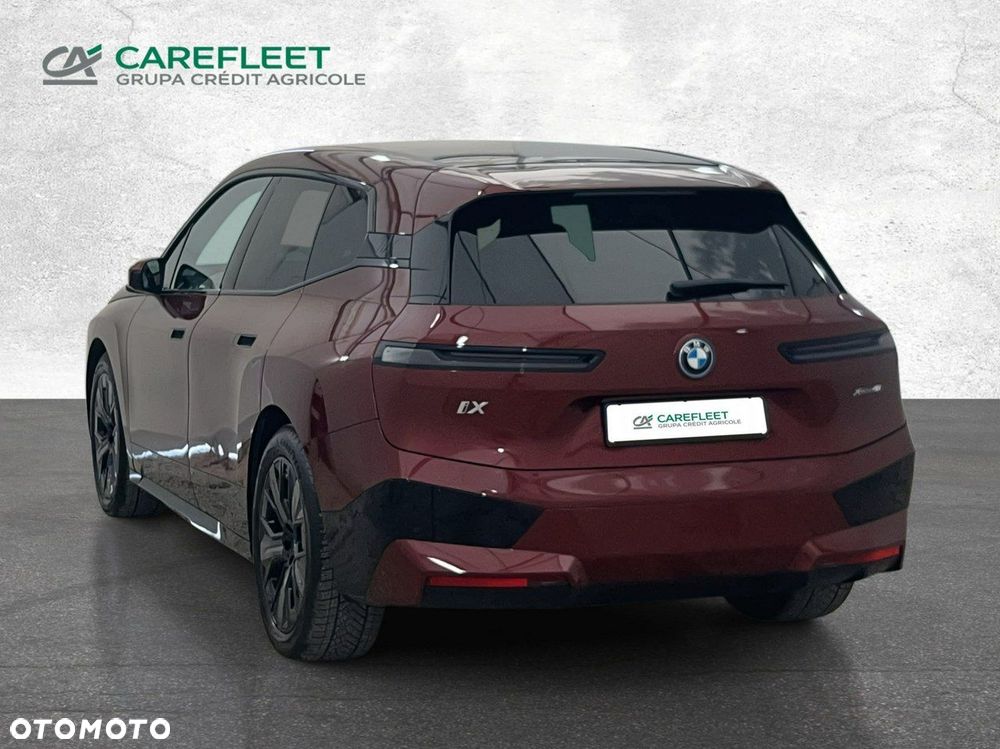 BMW iX xDrive40 - 8