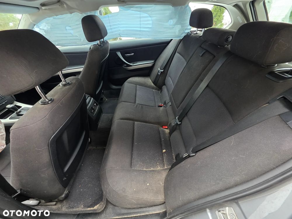 BMW Seria 3 318d Sport Line - 35